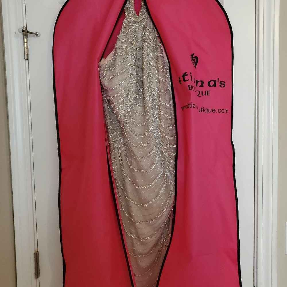 Formal Dress - Picture 4 of 7